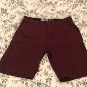 Men’s freeworld maroon shorts